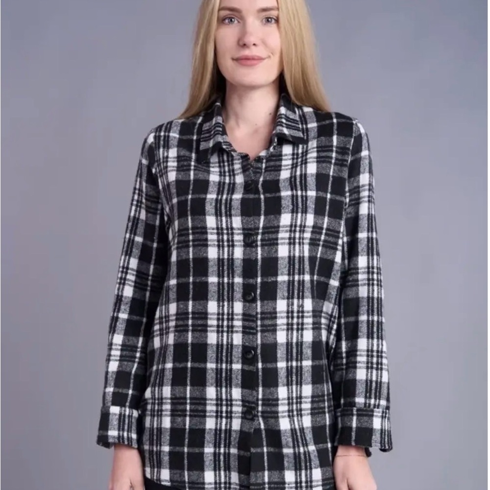 Women's Black & White Plaid Button-Down Shirt